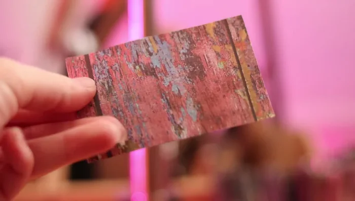 Wrap the bezel wire around the gemstone, cut, and check the size. Use half-round pliers to shape.