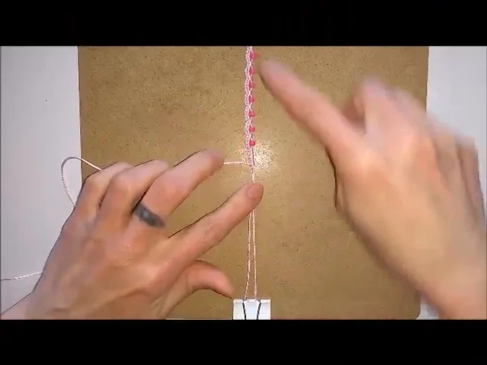 At the end, make the same number of square knots as at the beginning for symmetry.