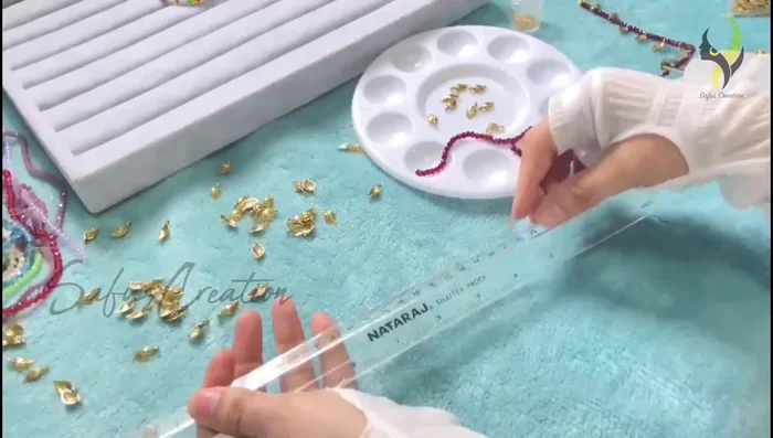 Cut the gear wire to the measured length.