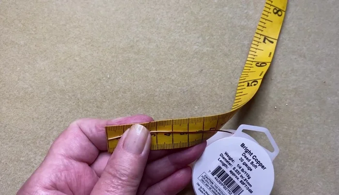 Cut a 6cm piece of copper wire. Ensure flush cuts.