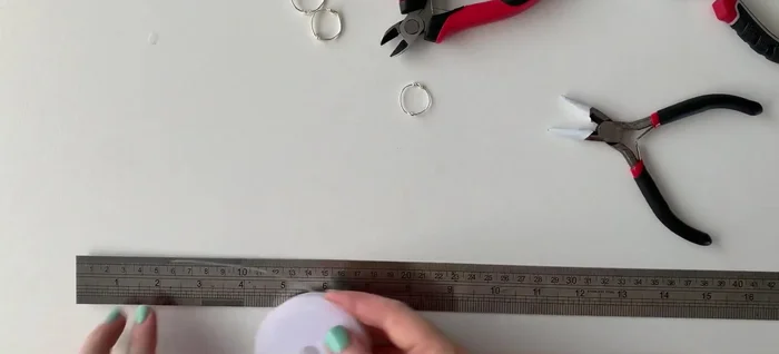 Cut approximately six inches of 20 gauge wire.