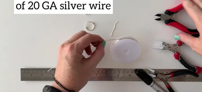 Prepare two 6-inch lengths of 20 gauge wire.