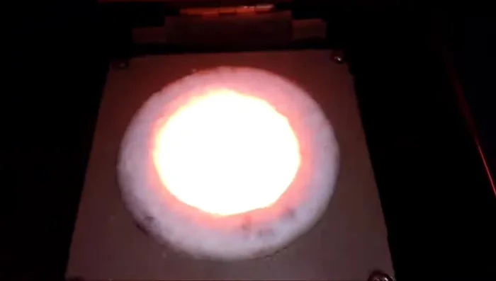 Waiting for the gold to melt (temperature check at 2080)