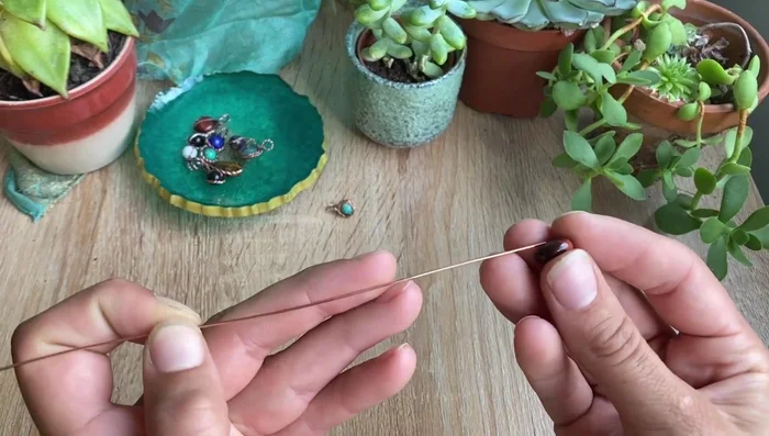 Fold one end of the wire up.