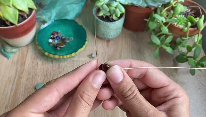 Fold one end of the wire up.