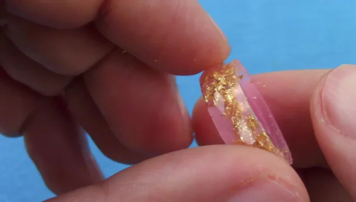 Fill air bubbles (if any): Use opaque UV resin to fill any air bubbles that may have formed during the curing process, then cure again with UV light.