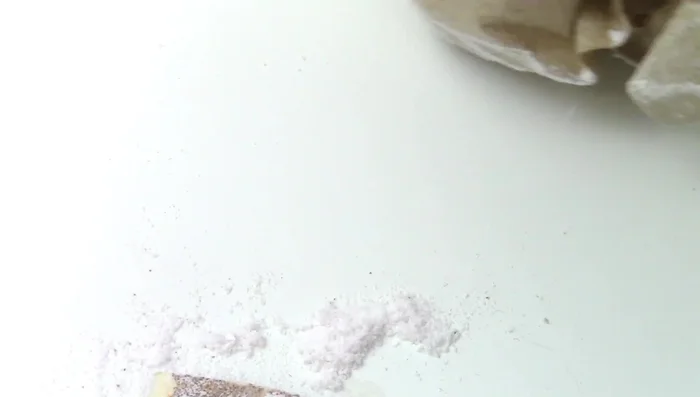 Fill air bubbles (if any): Use opaque UV resin to fill any air bubbles that may have formed during the curing process, then cure again with UV light.