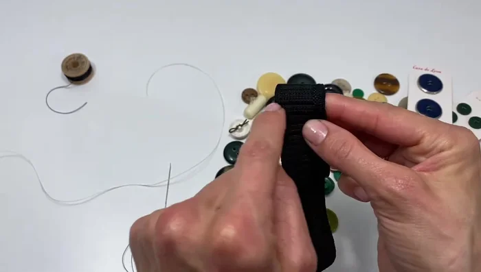 Sew the ends of the elastic together securely using a sewing machine (or by hand) for strength and durability. Sew several times back and forth.