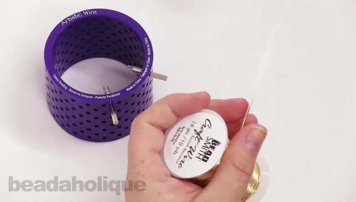 Prepare approximately 15 inches of 18-gauge wire. Straighten the wire.