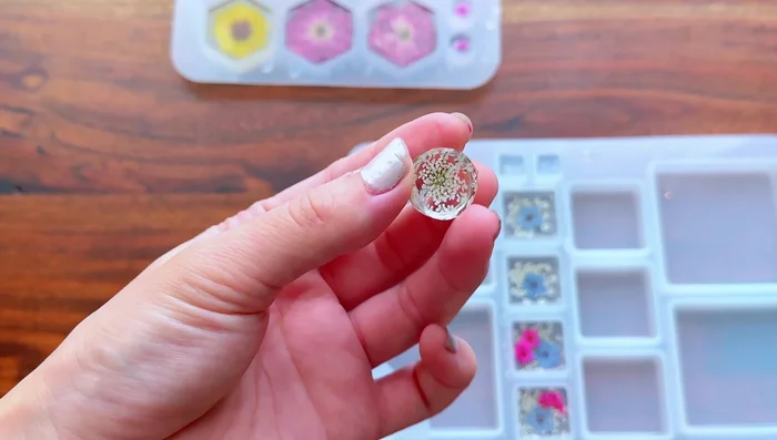 Cure backside: Cure the backside of the pieces with UV lamps to ensure they are fully cured and not sticky.