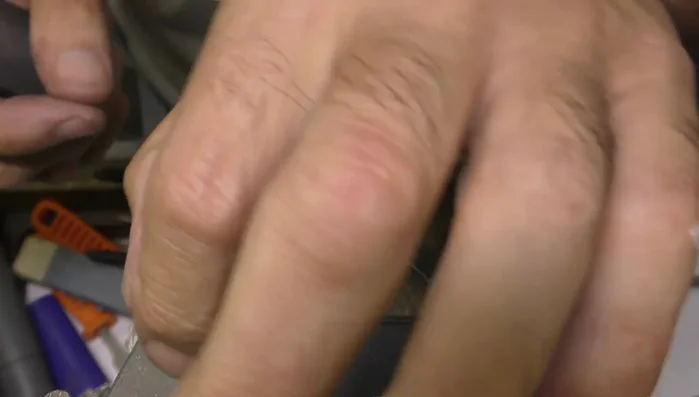 Flatten the top of the setting.