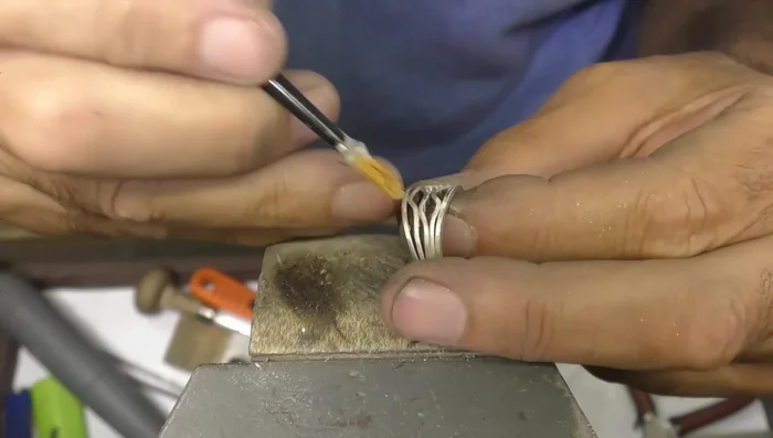 Final soldering of contact points: Solder any remaining contact points to strengthen the wave design.