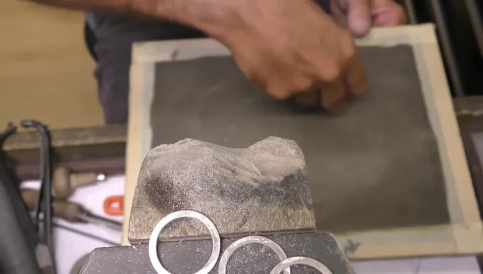 Finish the sides: Use emery cloth to finish the sides.