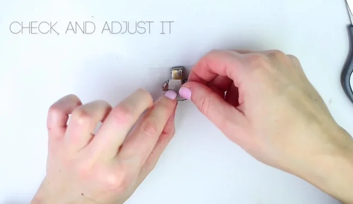 Let it dry for 3/4 of an hour. Add glue to corners if needed.