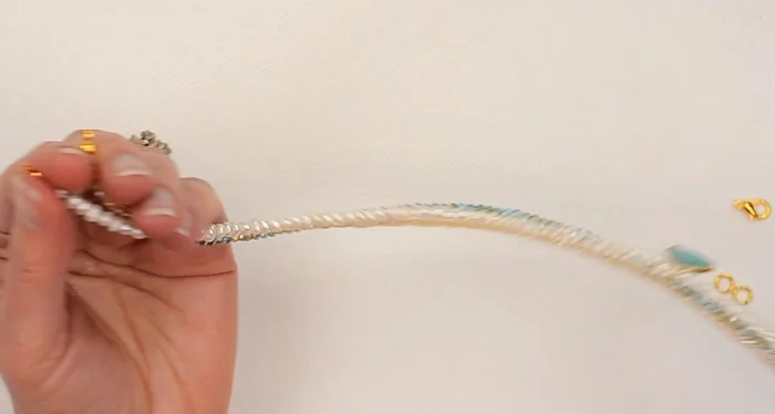 Repeat step 8 for the other end of the necklace.