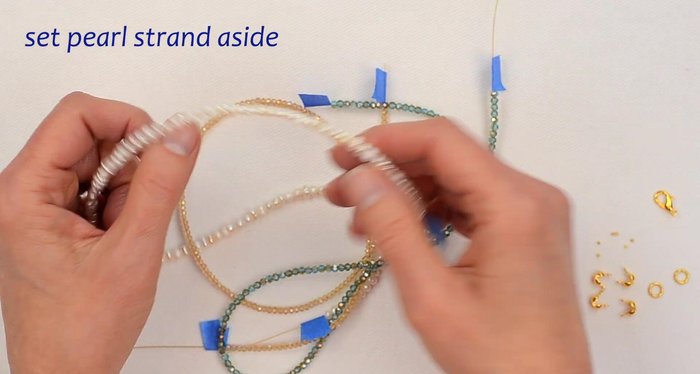 Repeat step 5 for the other ends of the crystal strands, using the same clamshell tip for both.