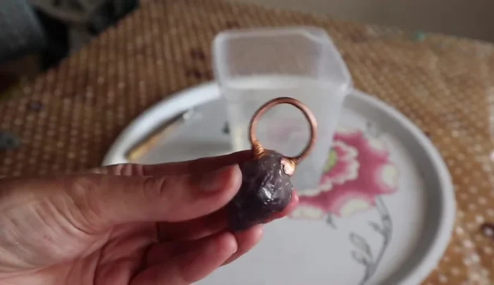 Remove the liquid latex.