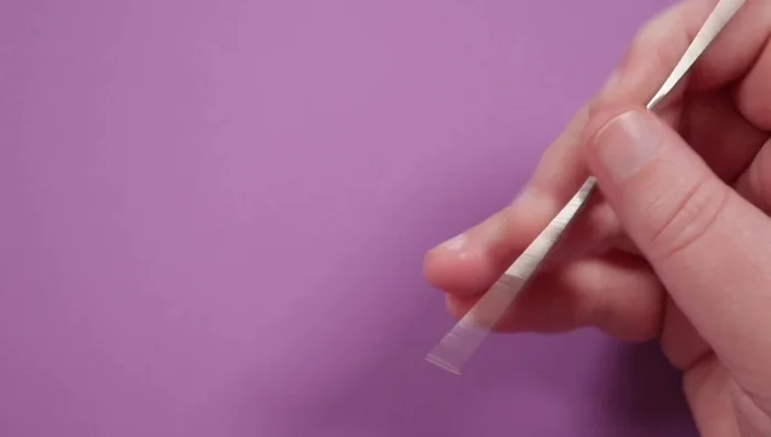 Continue making loops to create a full row of the desired bracelet length (count loops for even rows).