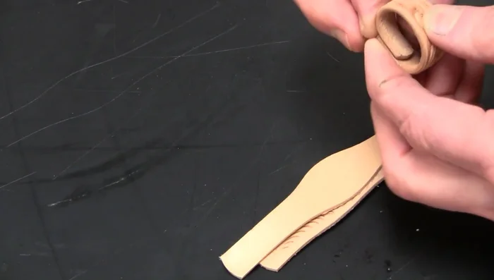 Assemble with Rivet: Insert the rivet into the punched holes and secure it. (Riveting shown from 416.639 and 1096.559)