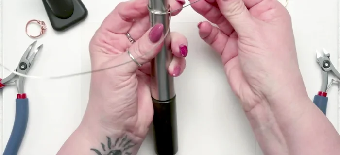 Tighten the wrap and adjust to the desired size on the mandrel.