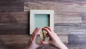 DIY Vintage Brooch Wall Decor: A Step-by-Step Guide